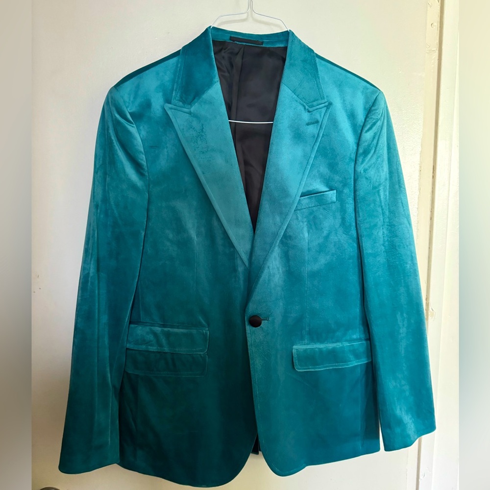 Men’s velvet blazer